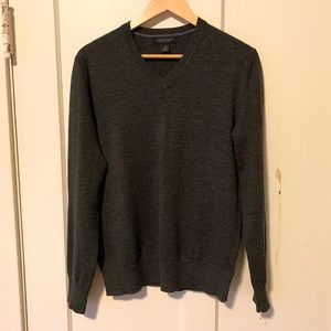 Banana Republic merino wool sweater charcoal gray